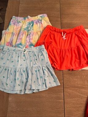 Cat & Jack Girls' Tie-Dye, Orange and Light Blue Tiered Skorts